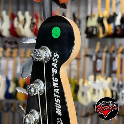 Squier   Mustang Bass Mikey Way image 4