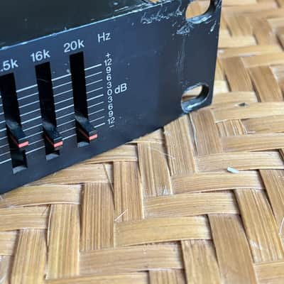 Yamaha  GQ1031 Graphic Equalizer 80’s image 4