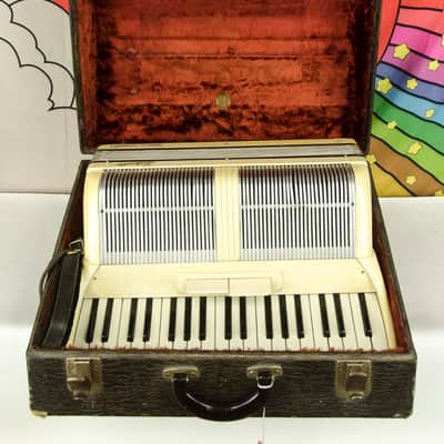 Used Scandalli Silvietto Student Accordion with Case image 14