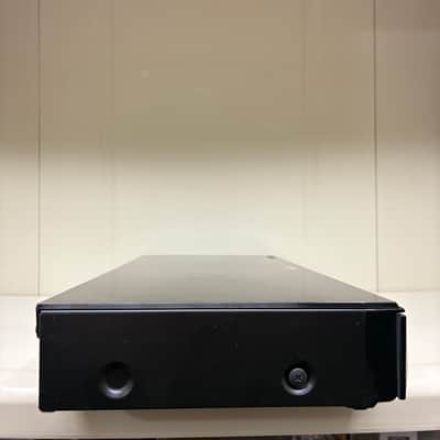 Panasonic DP-UB820P-K 4K HDR Dolby Vision Wi-Fi Blu-ray Player No Remote Or Cord image 3
