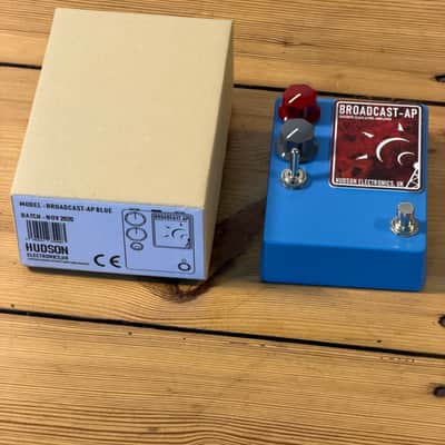 Hudson Electronics Broadcast-AP Ariel Posen Signature 2020 - Blue image 5