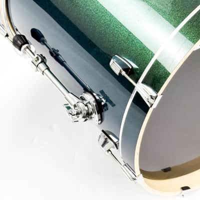 Ludwig Element Evolution 18x22" Bass Drum 2020 - Present - Emerald Sparkle image 2