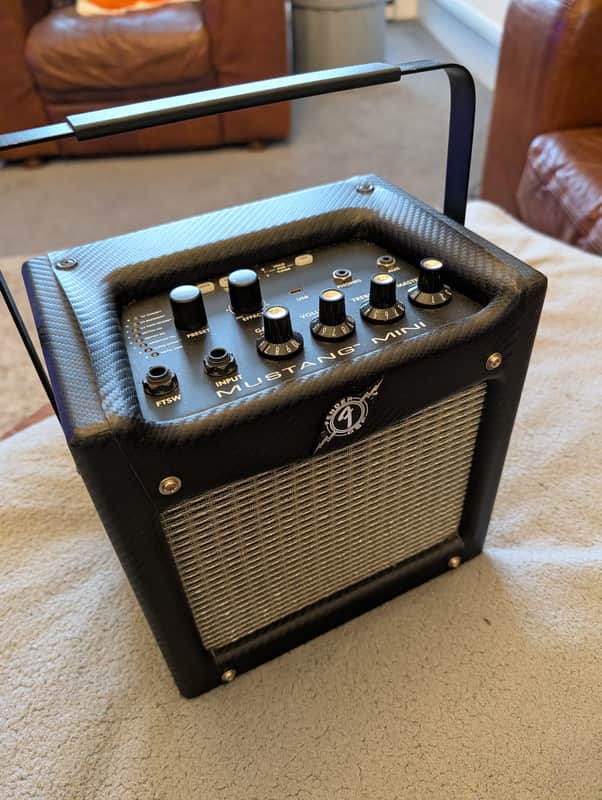 Fender Mustang Mini 7-Watt 1x6.5 Battery-Powered Guitar Combo 2011 - Black image 1