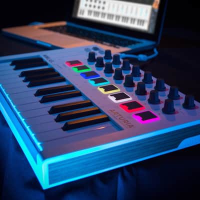 Arturia MiniLab MkII 25 Slim-key Controller image 4