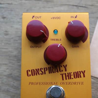 Way Huge "WM20 Smalls Series Conspiracy Theory Professional Overdrive" image 2