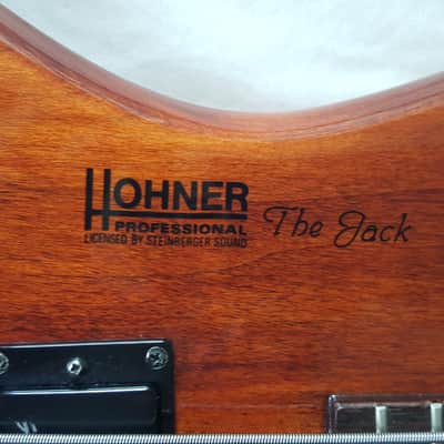 Hohner The Jack Natural Walnut Gloss, 24 frets, Headless, Steinberger Bridge, EMG Active pickups + X image 10