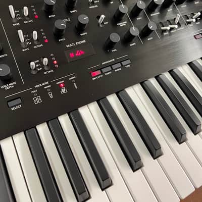 Korg Prologue 8 Polyphonic 49-Key 8-Voice Analog Synthesizer 2018 - Present - Black/Wood image 3