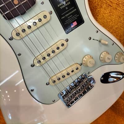 Fender American Vintage II 1961 Stratocaster, Rosewood Fingerboard, Olympic White image 9