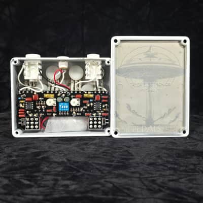 68 Pedals King of Clone Dual Overdrive Distortion Boost Pedal Tesi Custom Shop-Glow in the Dark Alien Head image 11
