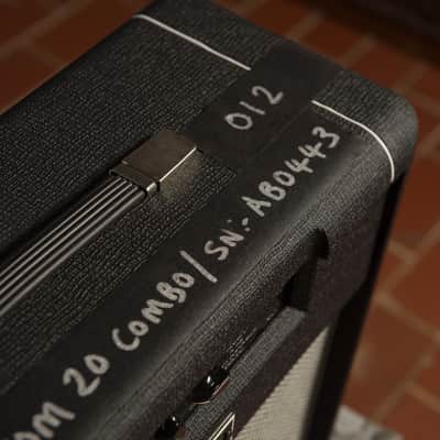 HiWatt Custom 20 Combo owned by Noel Gallagher image 8
