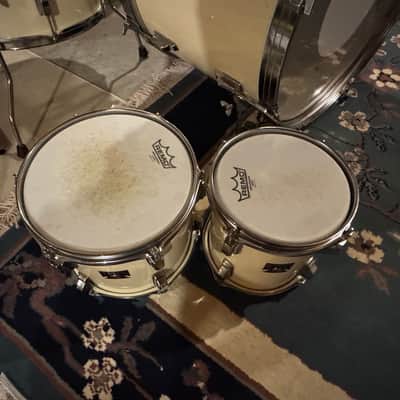Tama Swingstar 10" & 8" Rack Toms 1980s White - MIJ Red T-Badge image 2