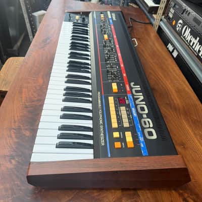 Roland Juno-60 - NIce - Serviced - options: Midi, Chorus Input, Factory Case image 6