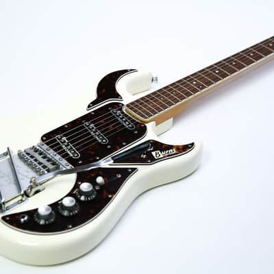 2004 Burns Hank Marvin 40th Anniversary Limited Edition No.1117/2004 & Case & Candy image 2