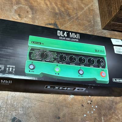 Line 6 DL4 MkII 2022 - Present - Green / Black image 3