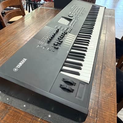 Yamaha Motif XF 8 Production Synthesizer Keyboard Piano image 4