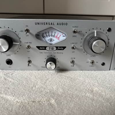 Universal Audio 710 Twin-Finity - Gearspace