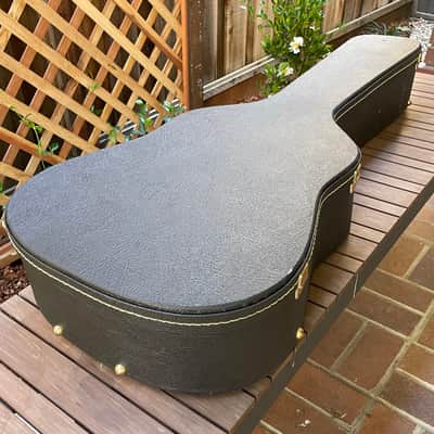 Hardshell Acoustic Guitar Case - Excellent Condition image 7