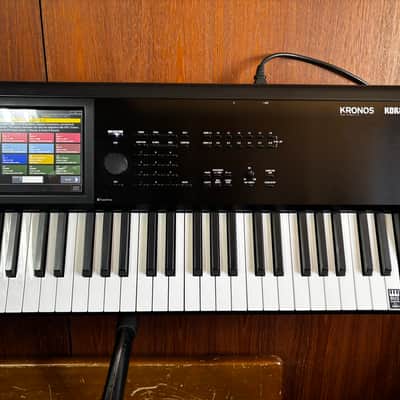 Korg Kronos 2 73 Key Workstation Keyboard ver 3.1.2 w/ case image 3