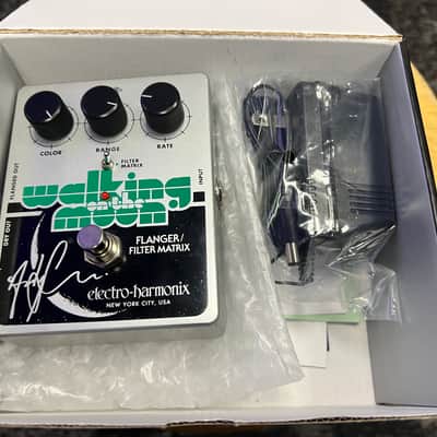 Electro-Harmonix Walking On The Moon Andy Summers Signature Flanger / Filter Matrix 2023 - Present - Silver / Black image 2