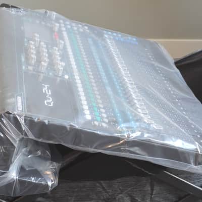 Allen & Heath QU-24 24-Channel Digital Mixer 2014 - Present - Black image 4