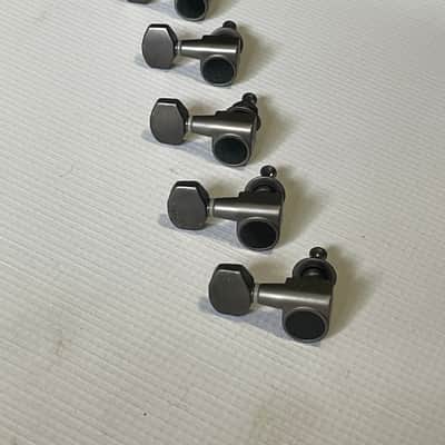 2000's Ibanez RG5EX1 Guitar Dual Pin Powder Cosmo Reverse Tuners Tuning Pegs 6 In Line image 2