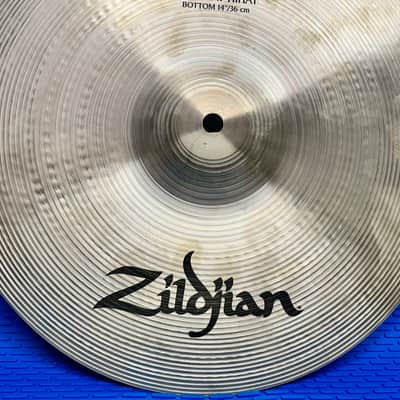 Zildjian 14" A Series New Beat Hi-Hat Cymbals (Pair) 2013 - Present - Traditional - NOS- 916 Grams Top / 1379 Grams Bottom image 5