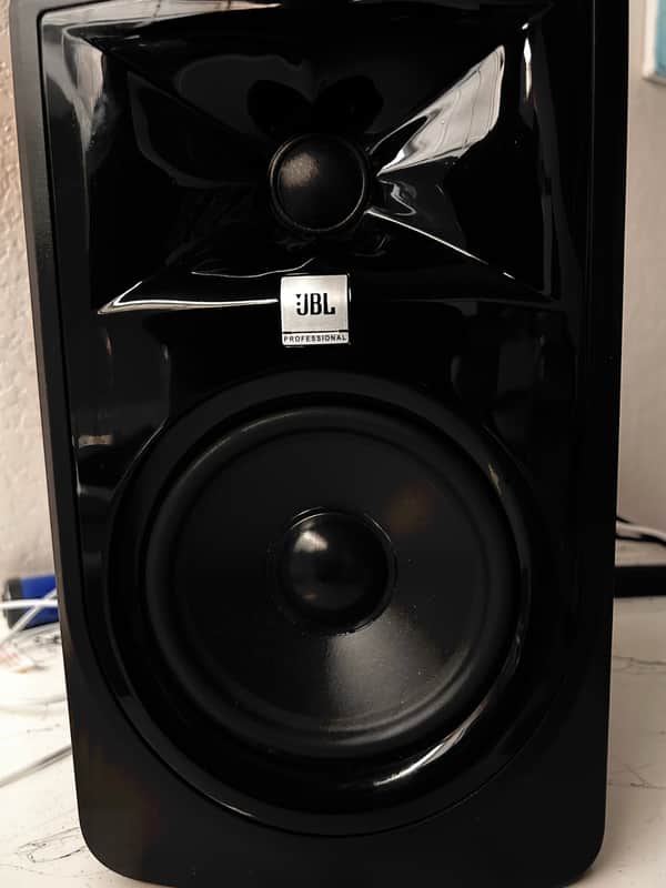 JBL 305P MkII 2-Way 8" Active Nearfield Studio Monitor (Single) 2010s - Black image 1