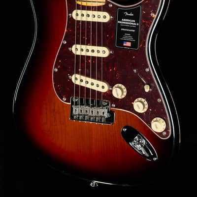 Fender American Professional II Stratocaster 3-Color Sunburst Maple Fingerboard (129) image 1