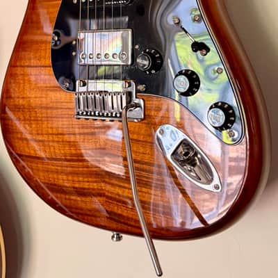 Fender American Rare Ultra HSS Stratocaster Flamed Maple Tiger Eye image 7