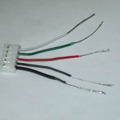 Epiphone Quick Connect End + 5 attached Thin Wires: white, green, red, black, bare, black - 5 pin hole connection (for 4 conductor pup) 2023 - QC End - white hard plastic, length of wires 1 & 1/2" - for 4 conductor pup (NO: pickup, control harness) image 15