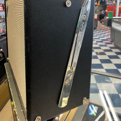 Fender '65 Twin Reverb Reissue 85-Watt 2x12" Guitar Combo 1991 - Present - Black image 5