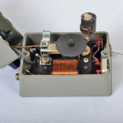 DeArmond Tremolo Control model 60B 1964-5 image 12