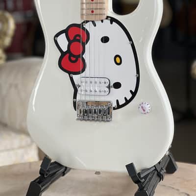 Squier Limited Edition Hello Kitty Stratocaster image 2