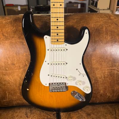 Fender 60th Anniversary American Vintage '54 Stratocaster 2014 - 2-Color Sunburst image 2