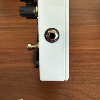 Keeley Compressor Plus Limited Edition - Glow 2022 - White / Glow-in-the-Dark image 2