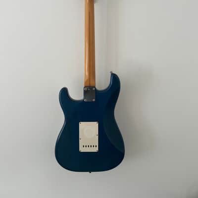 Fender Highway one Stratocaster with maple Fretboard 2003 - Sapphire Blue Transparent image 2