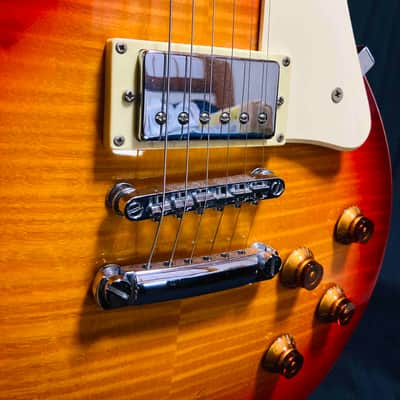 K-ON! Original Yui Hirasawa Electric Guitar Les Paul Model Japan Limited Sunburst image 4