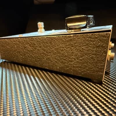 Guild Foxey Lady 2-Knob Fuzz 1960s - Silver image 7