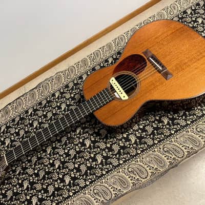 Rasmussen Parlor - Cedar top - Hi gloss natural image 5
