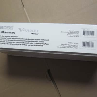 used (less than light average wear) Boss EMPTY Box for PW-10 V-Wah (NO pedal, NO Owner's Manual, NO Oother paperwork) 2000s (specifically July 2004) - LID: thin stiff paper material / GRAPHICS: gray, white & black / Bottom Part: cardboard (mostly white) image 10