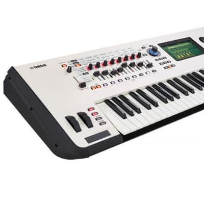 YAMAHA Montage 7 white synthesizer NO image 3
