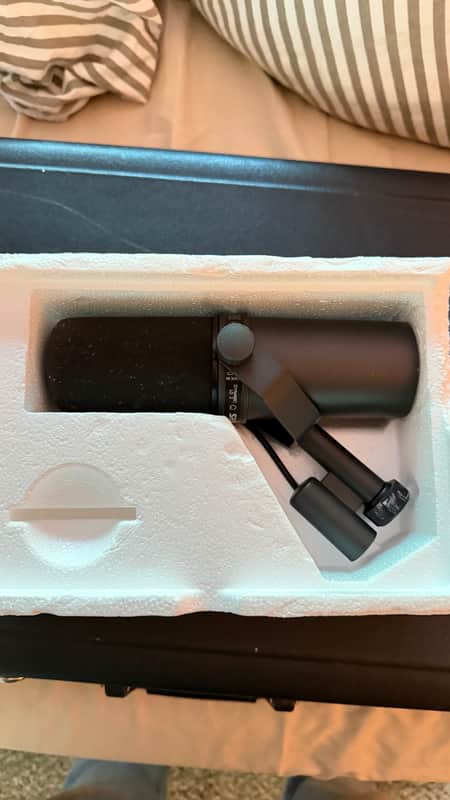 Shure SM7B Cardioid Dynamic Microphone 2001 - Present - Black image 1