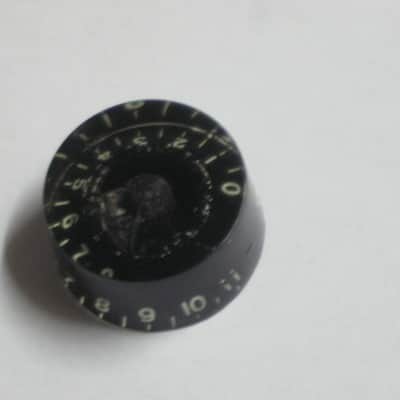 ONE (1 individual knob) unknown brand used (INNER Upper Center area has INTERNAL cracks) Black Speed Knob (numbers 0 to 11) black hard plastic with off white numbers & white dashes -- Funny & Rare, for 24 spline shaft image 3