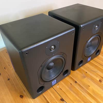 Quested V2108 - Excellent Condition + Original Boxes image 2