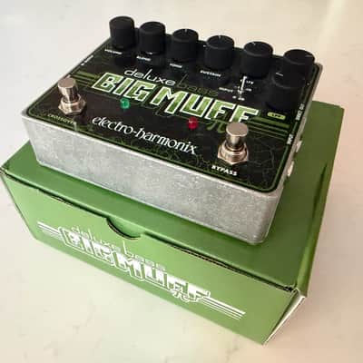 Electro-Harmonix Deluxe Bass Big Muff Pi Distortion / Sustainer