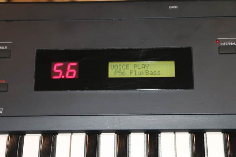 Yamaha SY22 Dynamic Vector Synthesizer 1990 Black image 1