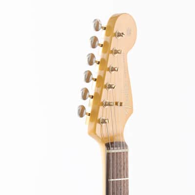 Fender Traditional '60s Stratocaster with Gold Hardware in Candy Apple Red [JD17041051] (07/21) image 11