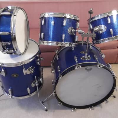 Rogers 5 piece Eagle Badge 1959 Drumset image 1