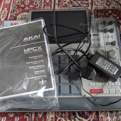 Akai MPC X Special Retro Edition DAW + Decksaver Bild 6