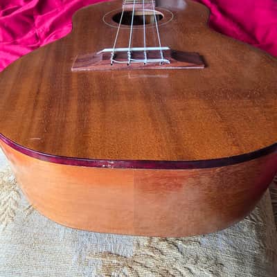Harmony Baritone Ukulele 1960’s Mahogany, Excellent Condition, with new Crossrock gig bag image 9